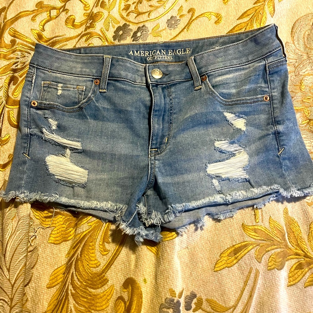 American Eagle Outfitters women’s next level stretch denim shorts size 12